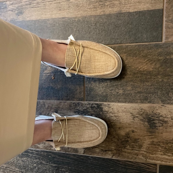 Meet your Posher, Kayla - Picture 1 of 1